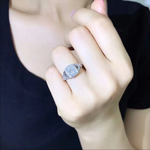 New 925 Silver Princess Cut Diamond Leaf Ring - Picture 3 of 5